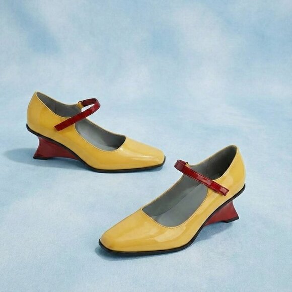 Retro Yellow Mary Jane Heels Red Strap Low Heel Square Toe - Picture 2 of 2